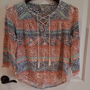 Lucky Brand Print Top Size M Rounded Hem 3/4 Sleeves Blue, Rose And White Tones